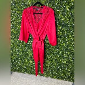 Victoria’s Secret set - Robe & Nightie size L